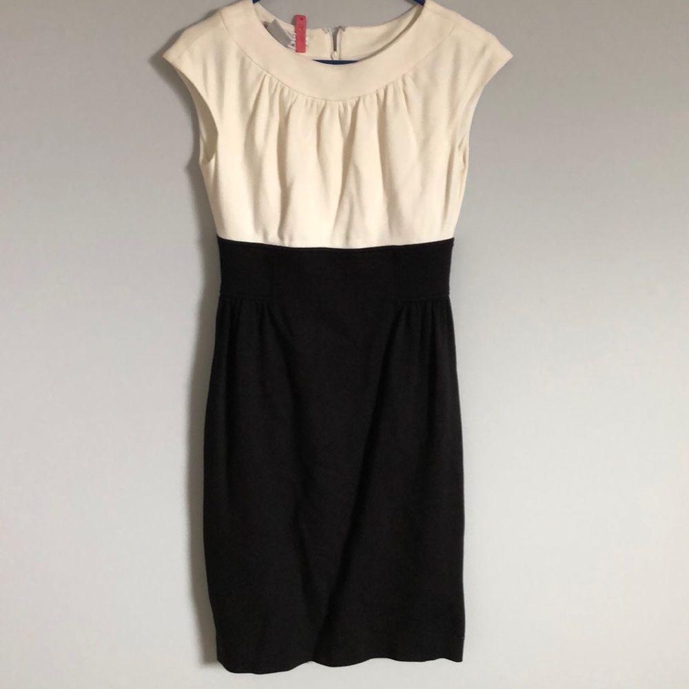 Black and off white fitted dress Maggy London